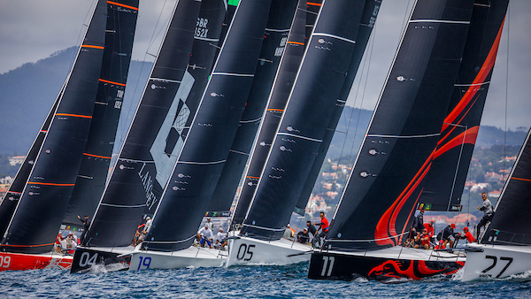 52 super Series